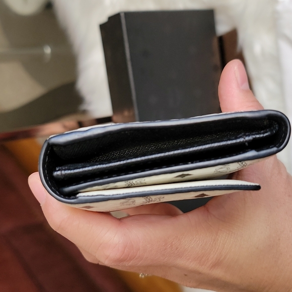 MCM Wallet - Picture 6 of 11